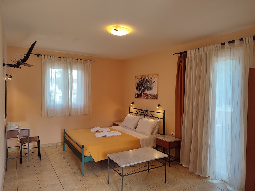 Elanthi Village Hotel 33/85