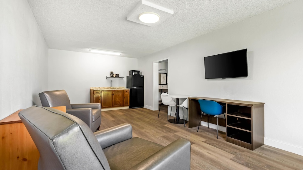Studio6 Hammond, LA – I12 – I55 41/49