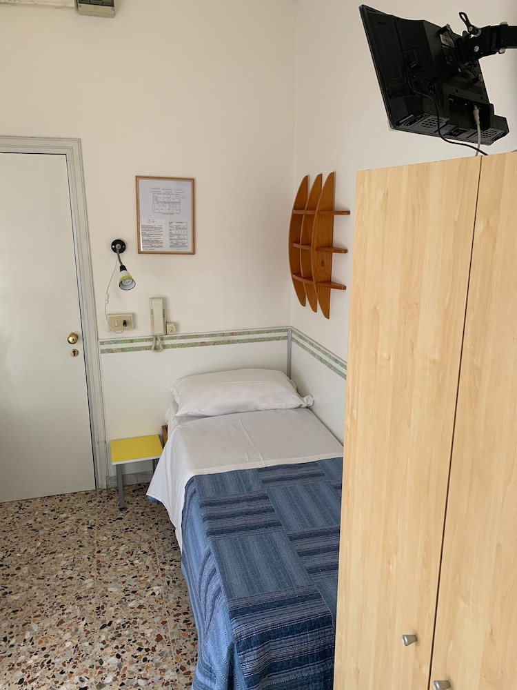 Albergo Moderno 26/33