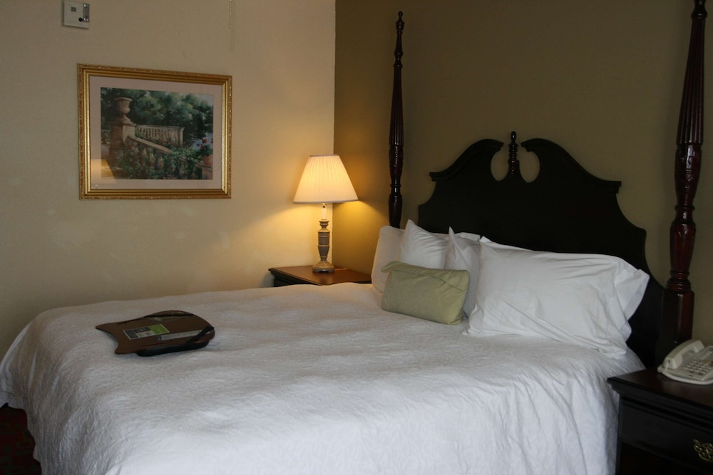 Hampton Inn Canton 10/56