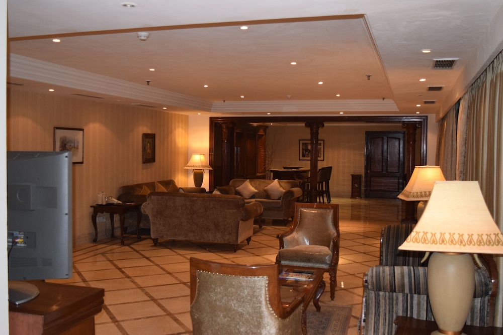 The Bristol Hotel 50/68