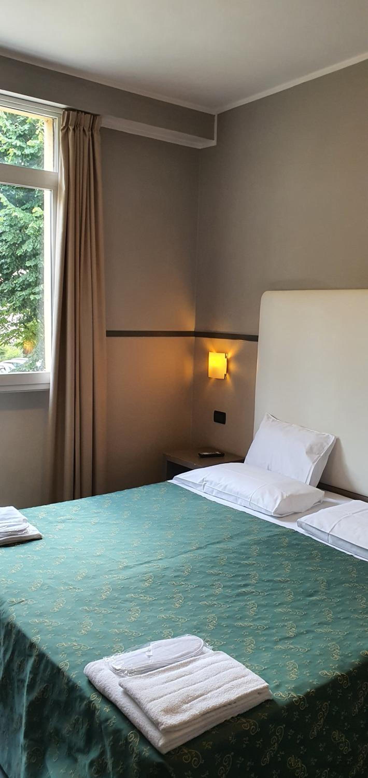 hotel laguna residence