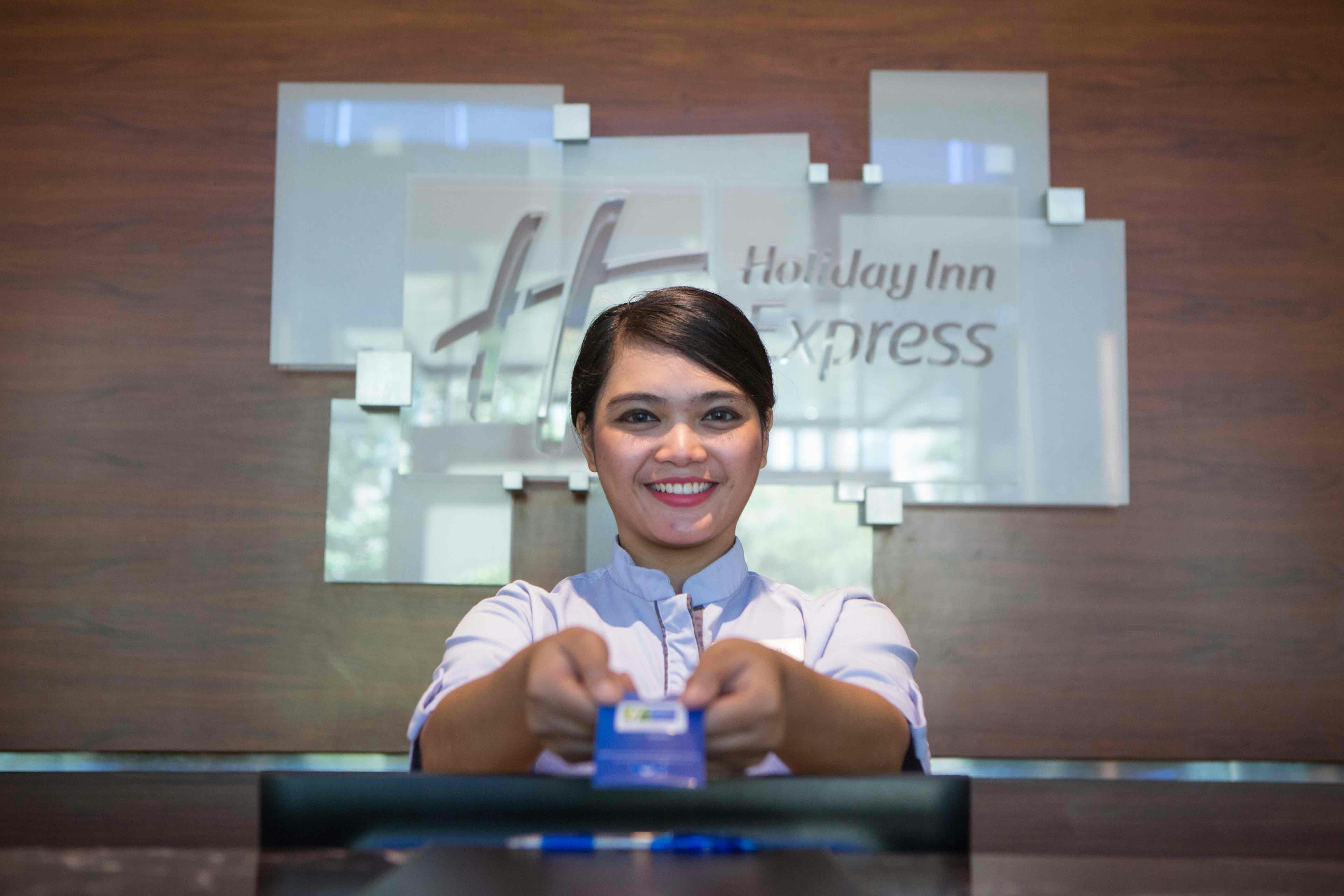 Holiday Inn Express Jakarta International Expo 14/75