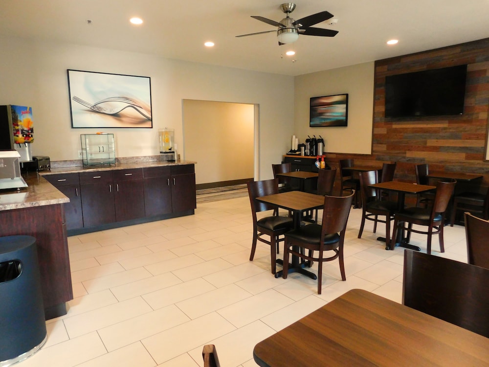 Island Suites 38/50