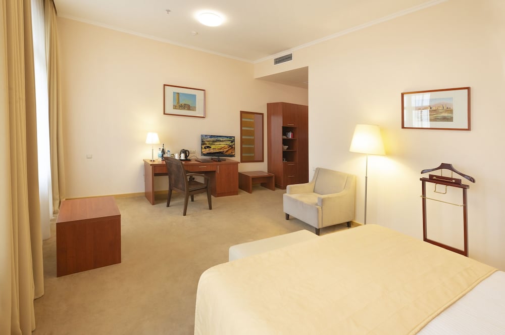 ANI PLAZA HOTEL 18/56