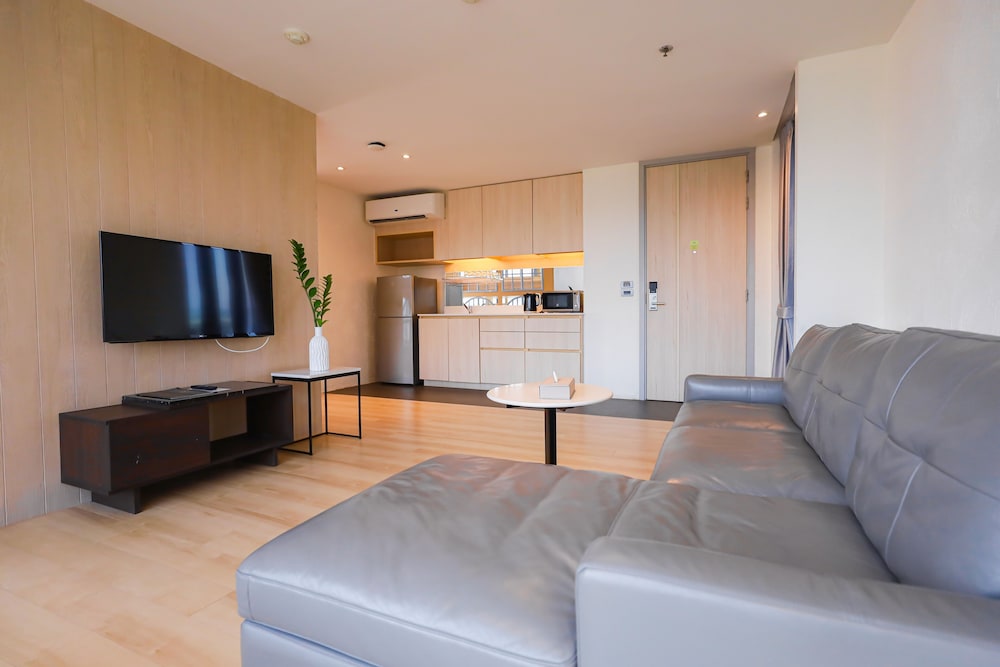 Balcony Seaside Sriracha Hotel Serviced Apartments 21/34
