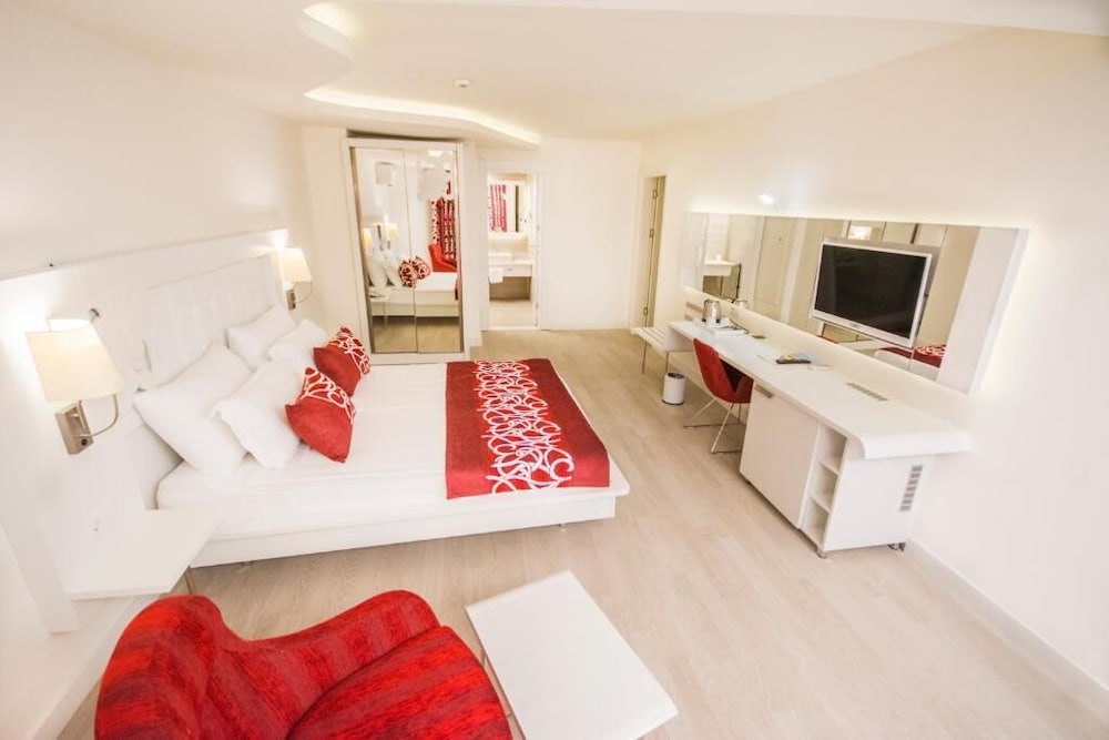 Laguna Beach Alya Resort & SPA 27/50