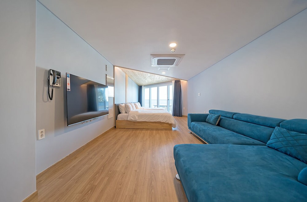 Ocean Terra Resort 20/50
