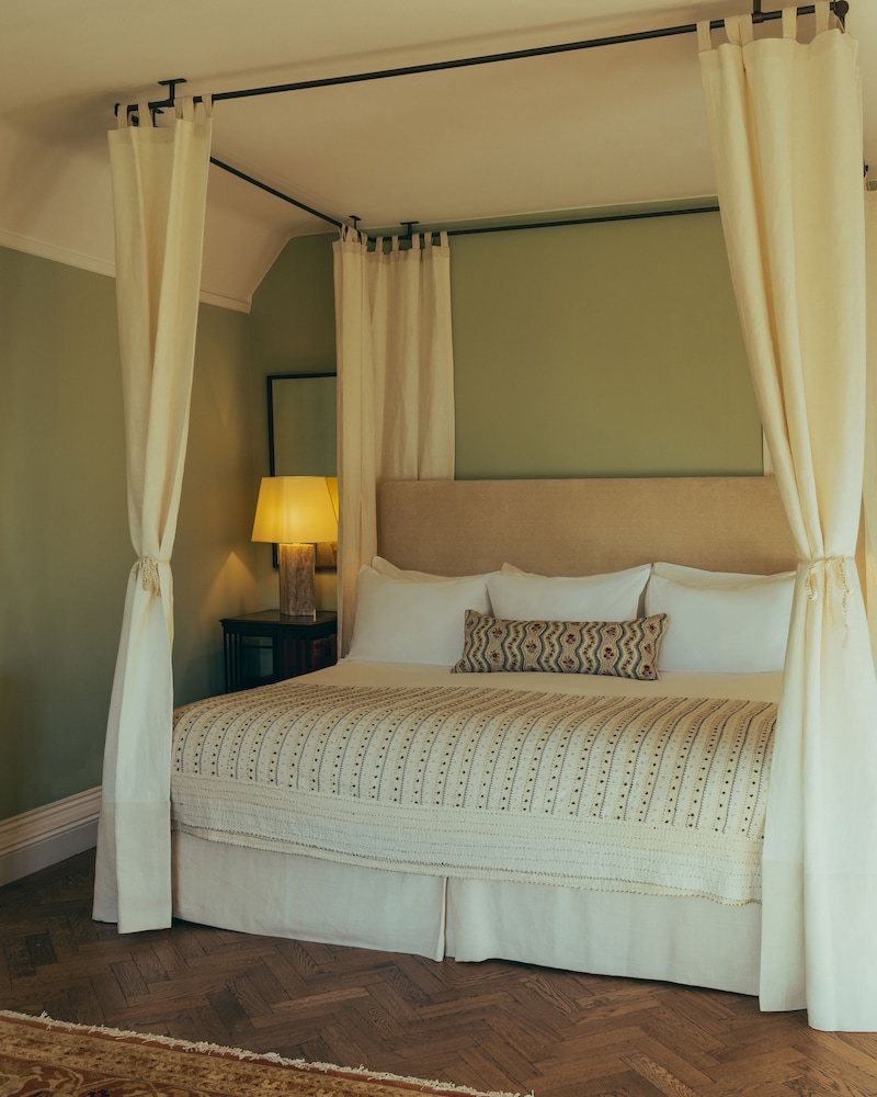 Mansion, House, King Bed
