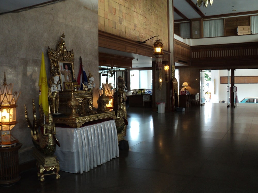 Diamond River Ping Petch Ngam Hotel 44/52