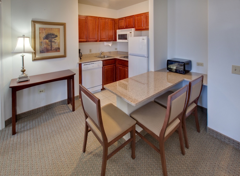 STAYBRIDGE SUITES ROCKFORD 63/73