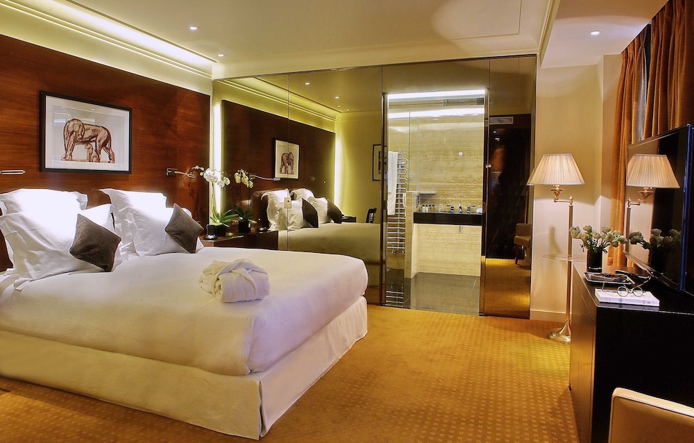 Hotel Montaigne 27/69