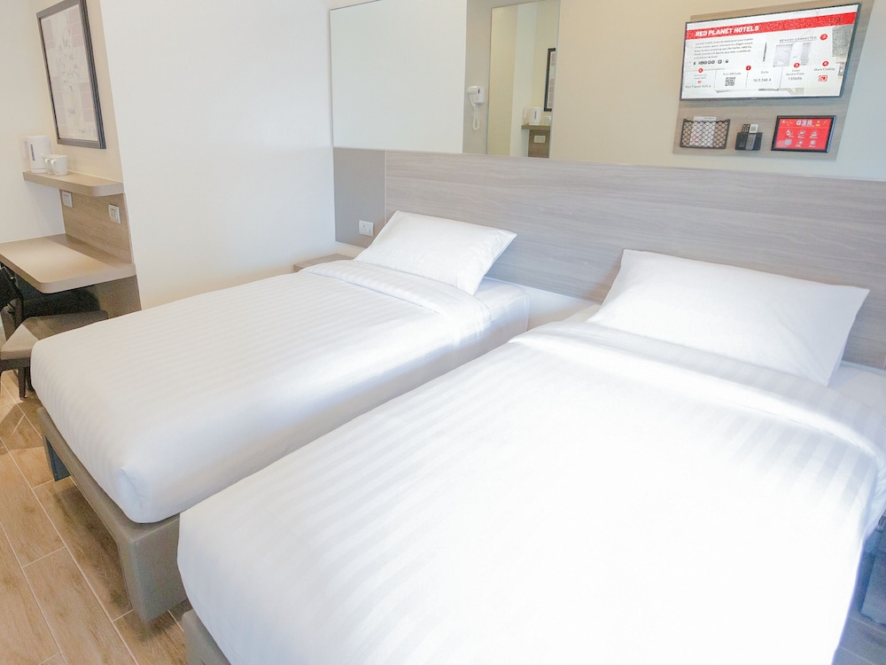 City, Twin Beds