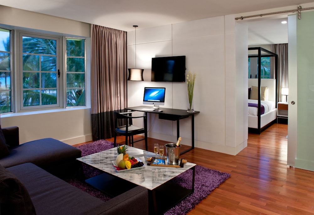 Leslie Hotel Ocean Drive 44/66
