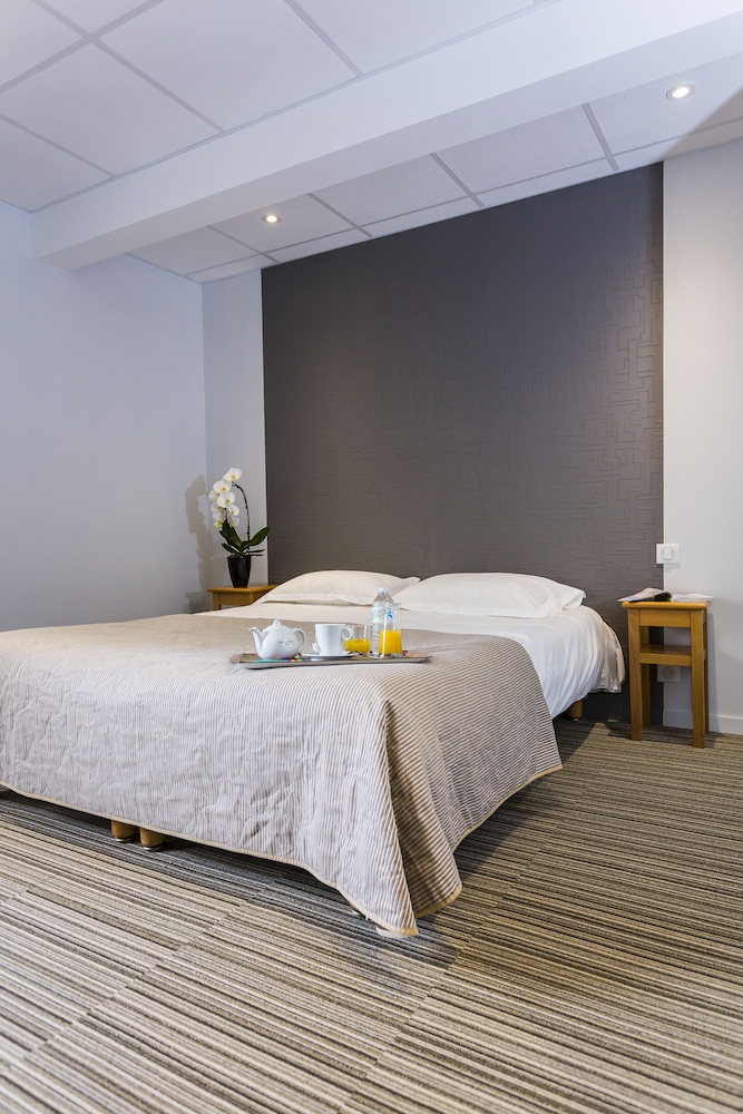 HÔTEL LE RELAIS 17/50