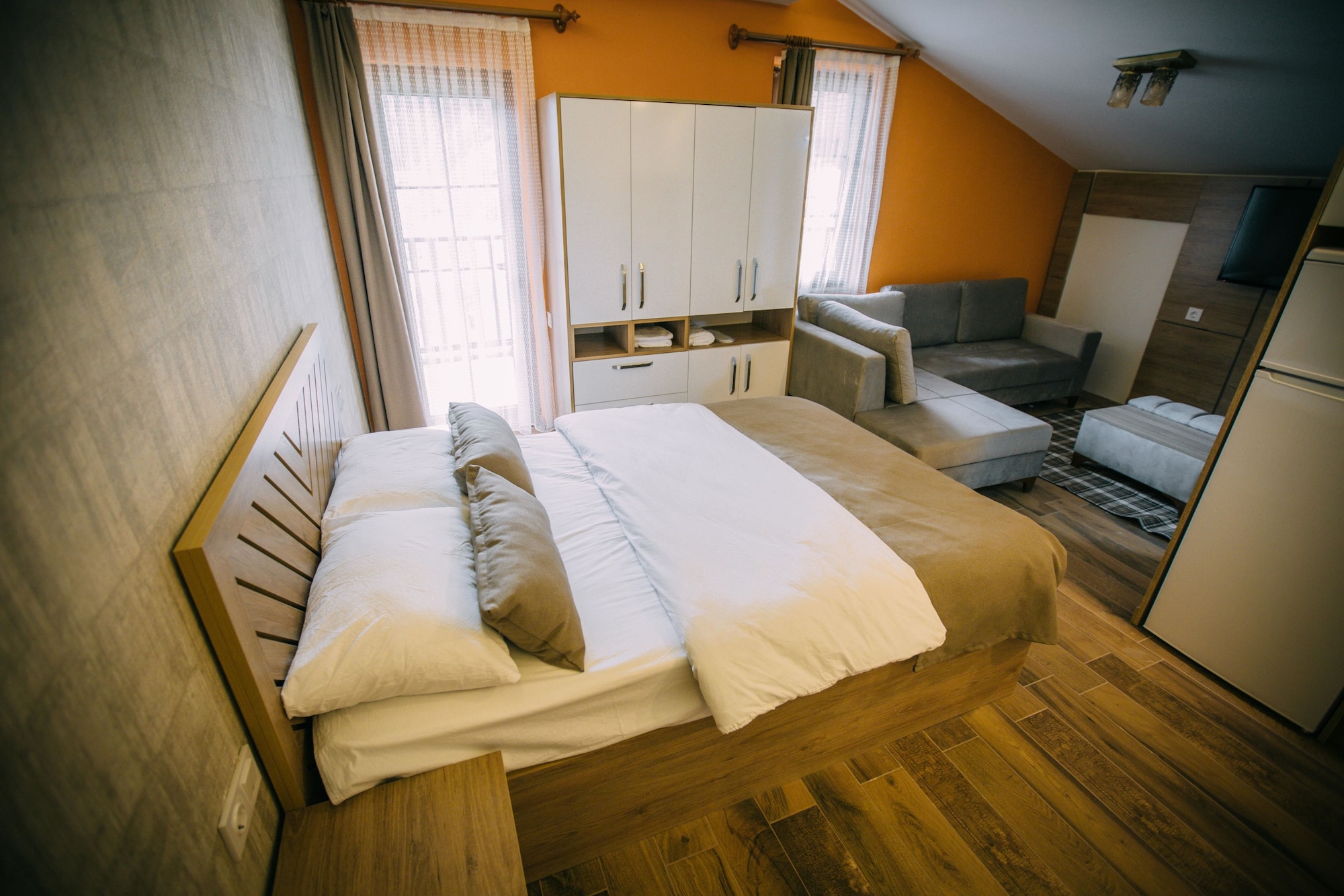 DELUXE, STUDIO, DOUBLE BED, SOFA