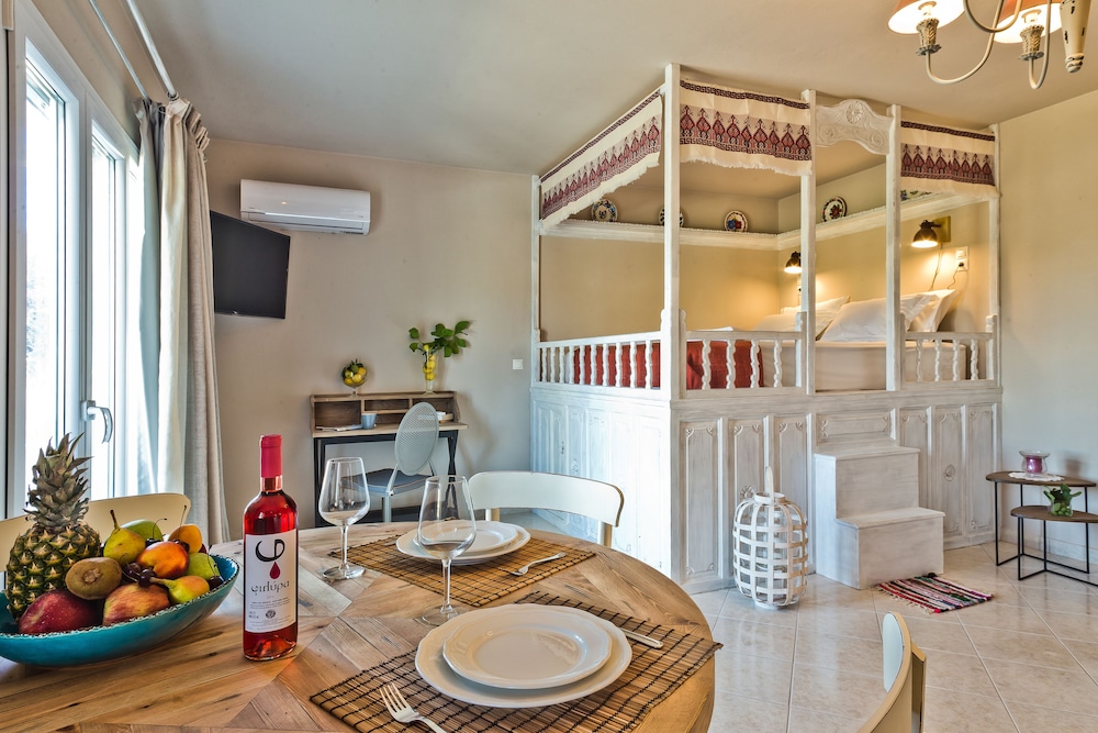 Elaia Villas 48/72