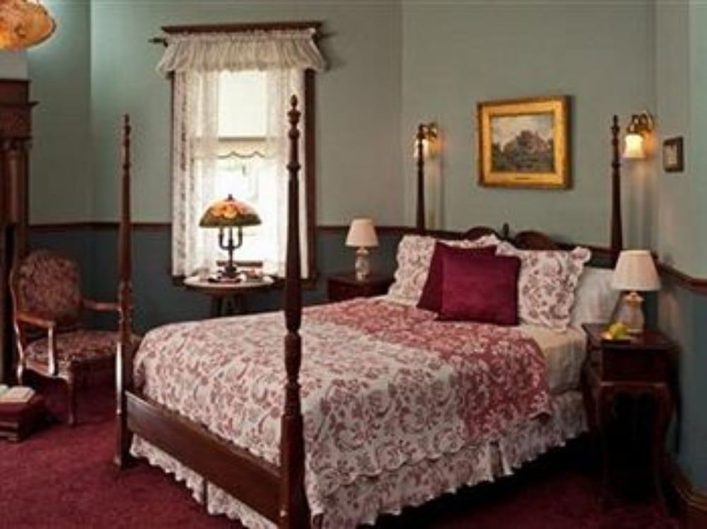Old Rittenhouse Inn 38/50