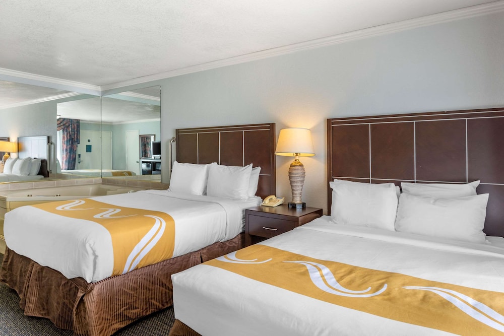The Buena Park Hotel and Suites 19/34