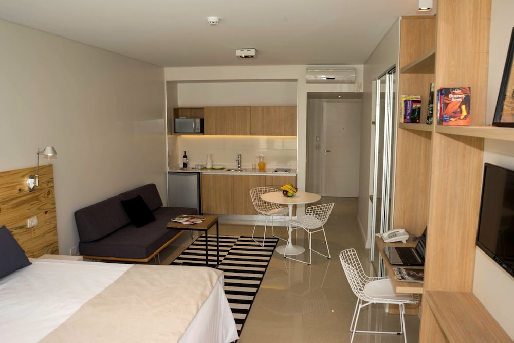 Lemon Apartments 23/26