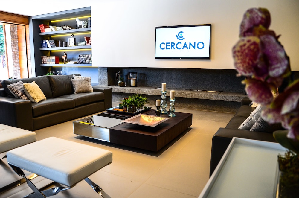 Cercano Hotel 42/72
