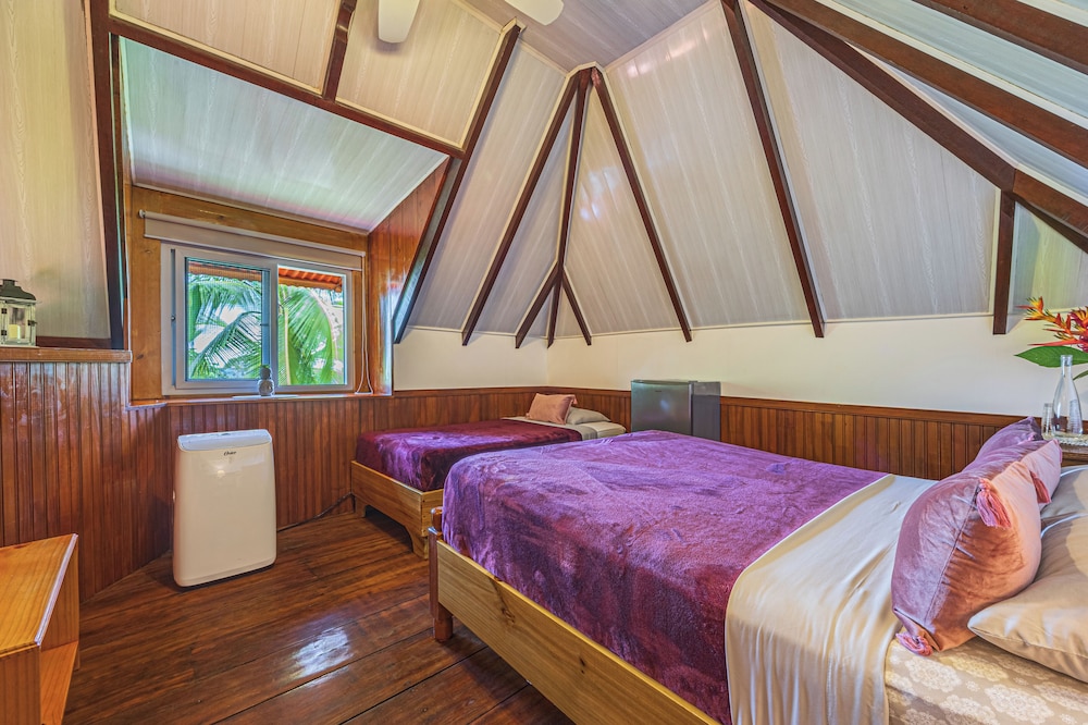 Hotel Las Caletas Lodge 11/50