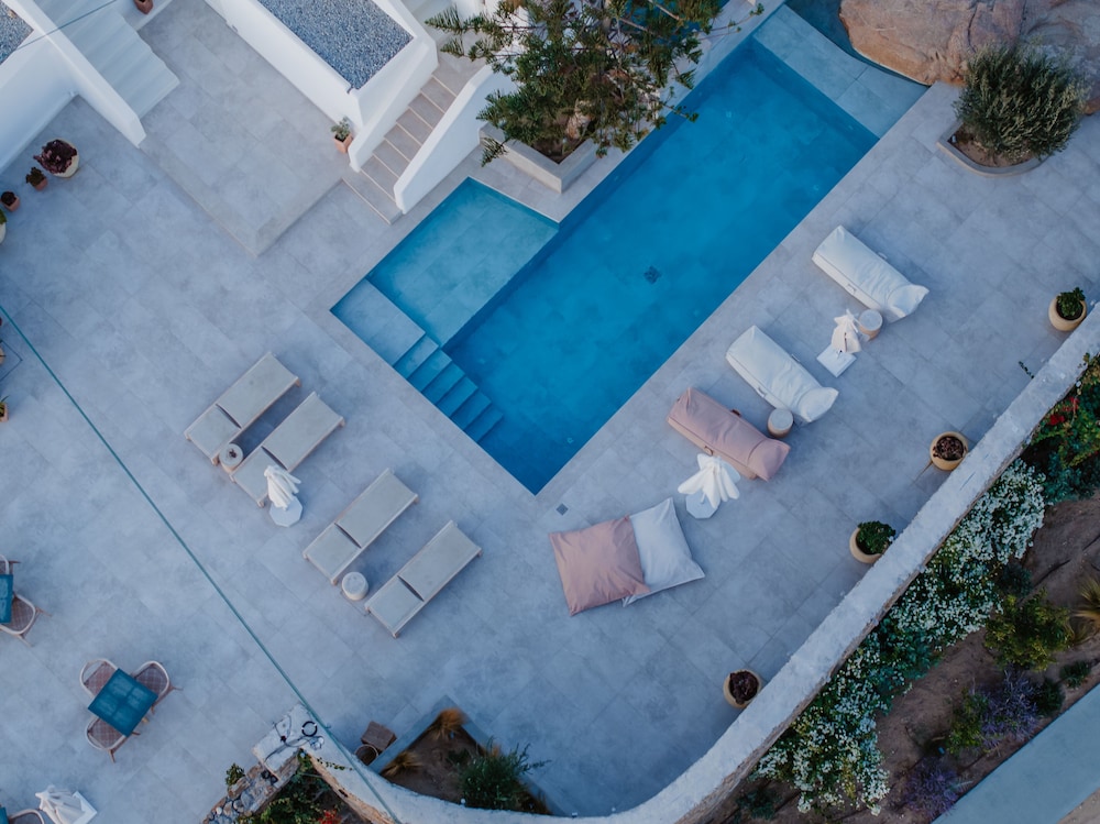 OLIVING MYKONOS LUXURY SUITES 6/50