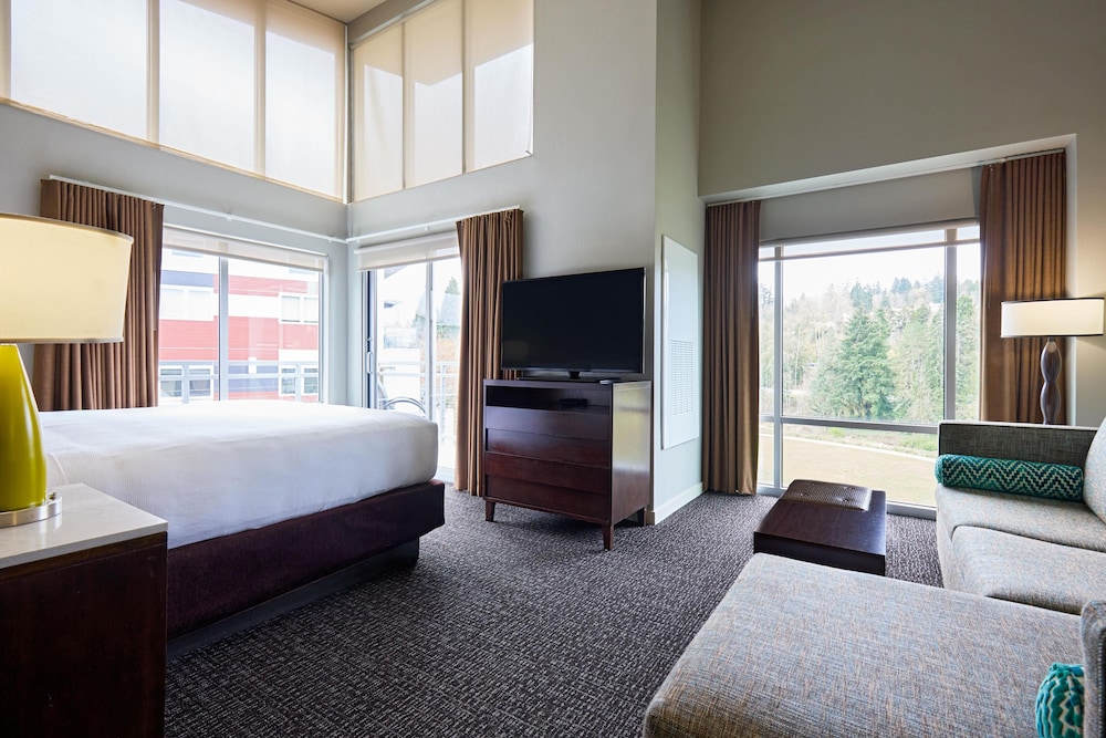 Tower, Studio, Suite, King Bed