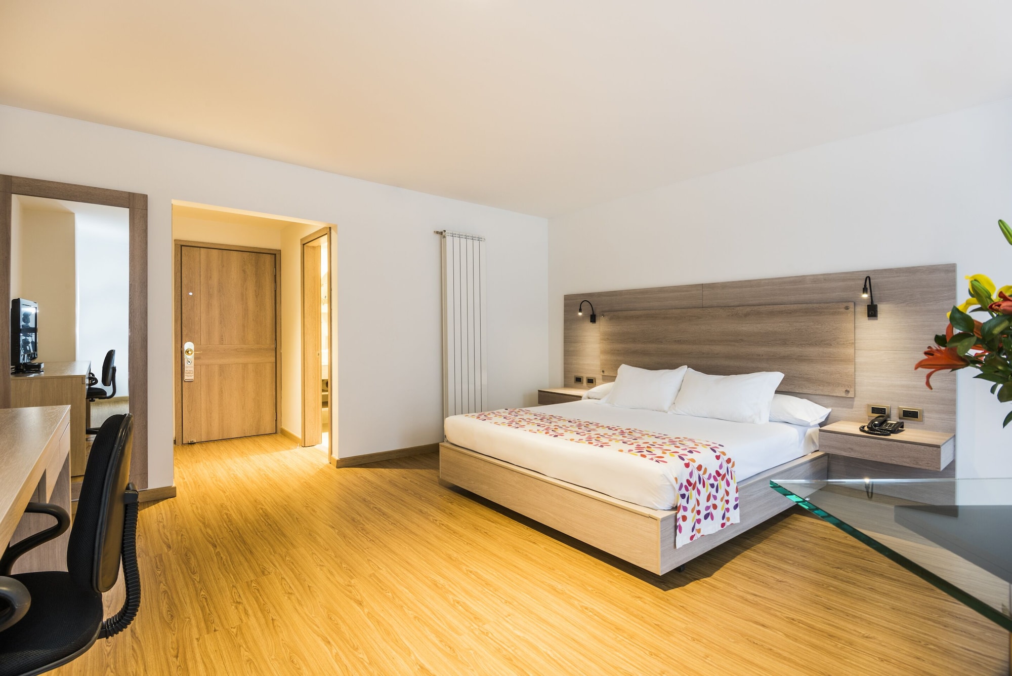 SUPERIOR, KING BED