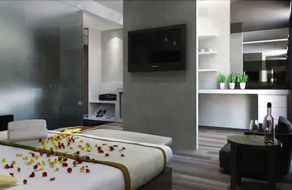 e.City Hotel at OneCity 14/43