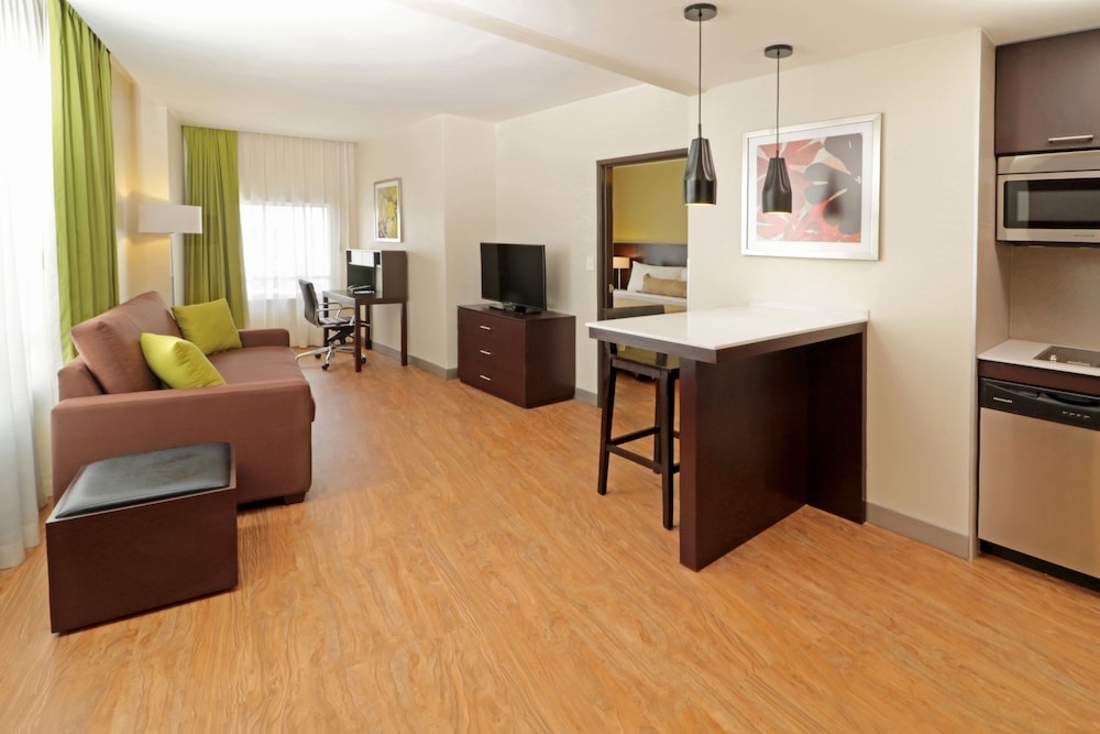 Staybridge Suites San Luis Potosi 46/73