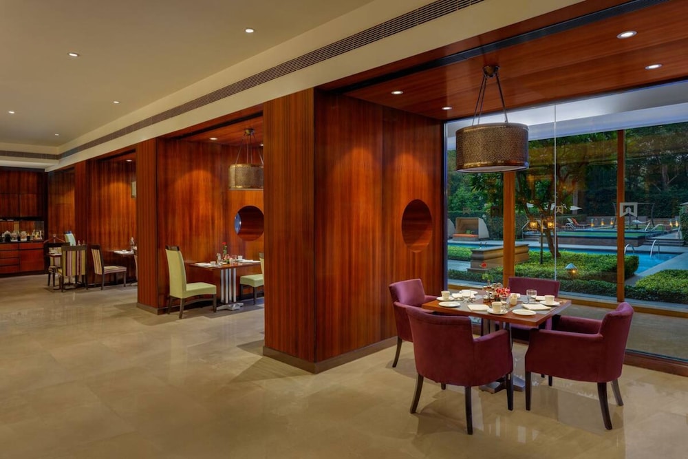 ITC Maurya, a Luxury Collection Hotel 33/37