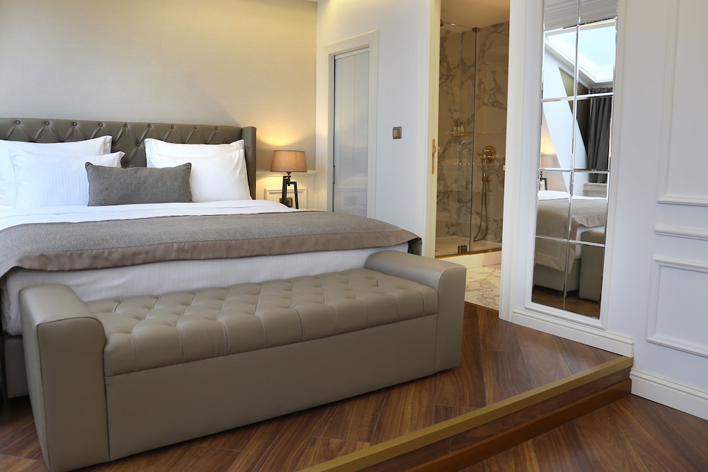 Mina Hotel 34/69