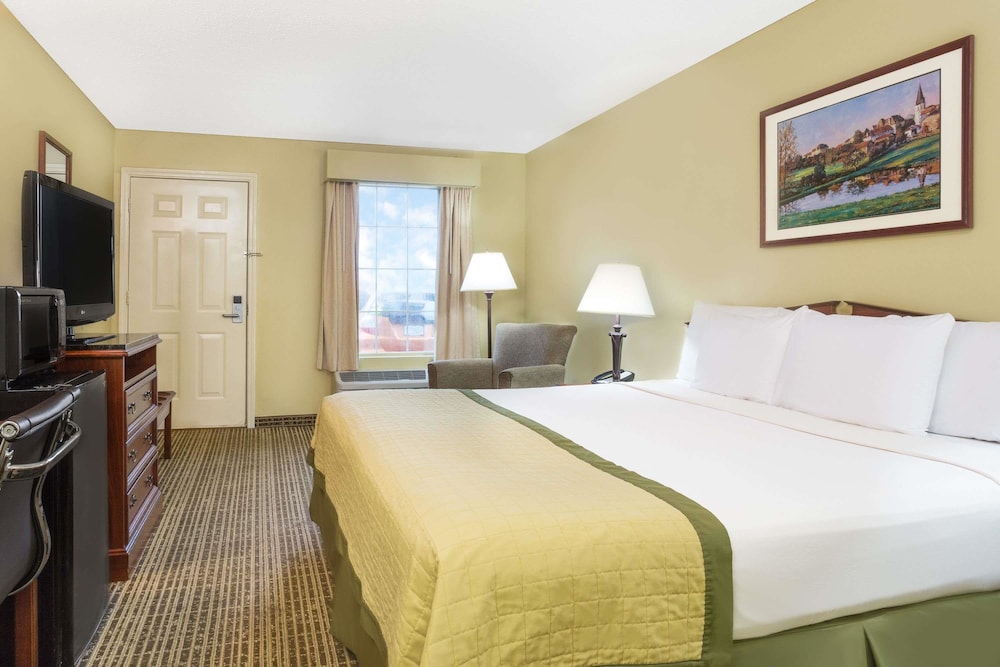 Baymont By Wyndham Thomasville 10/49