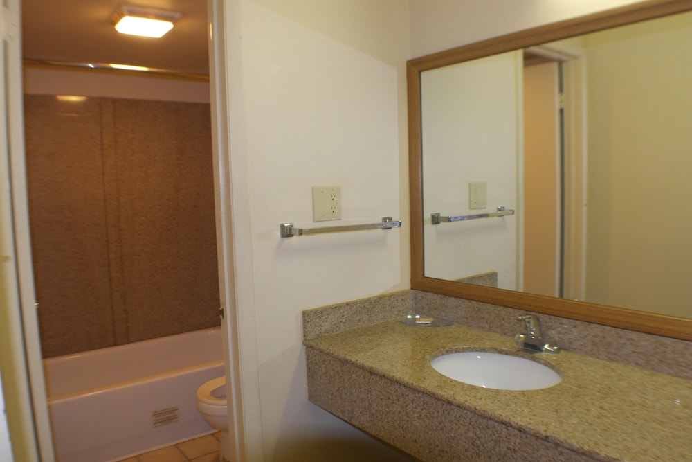 Sunrise Inn By OYO Newport News US-60 47/53