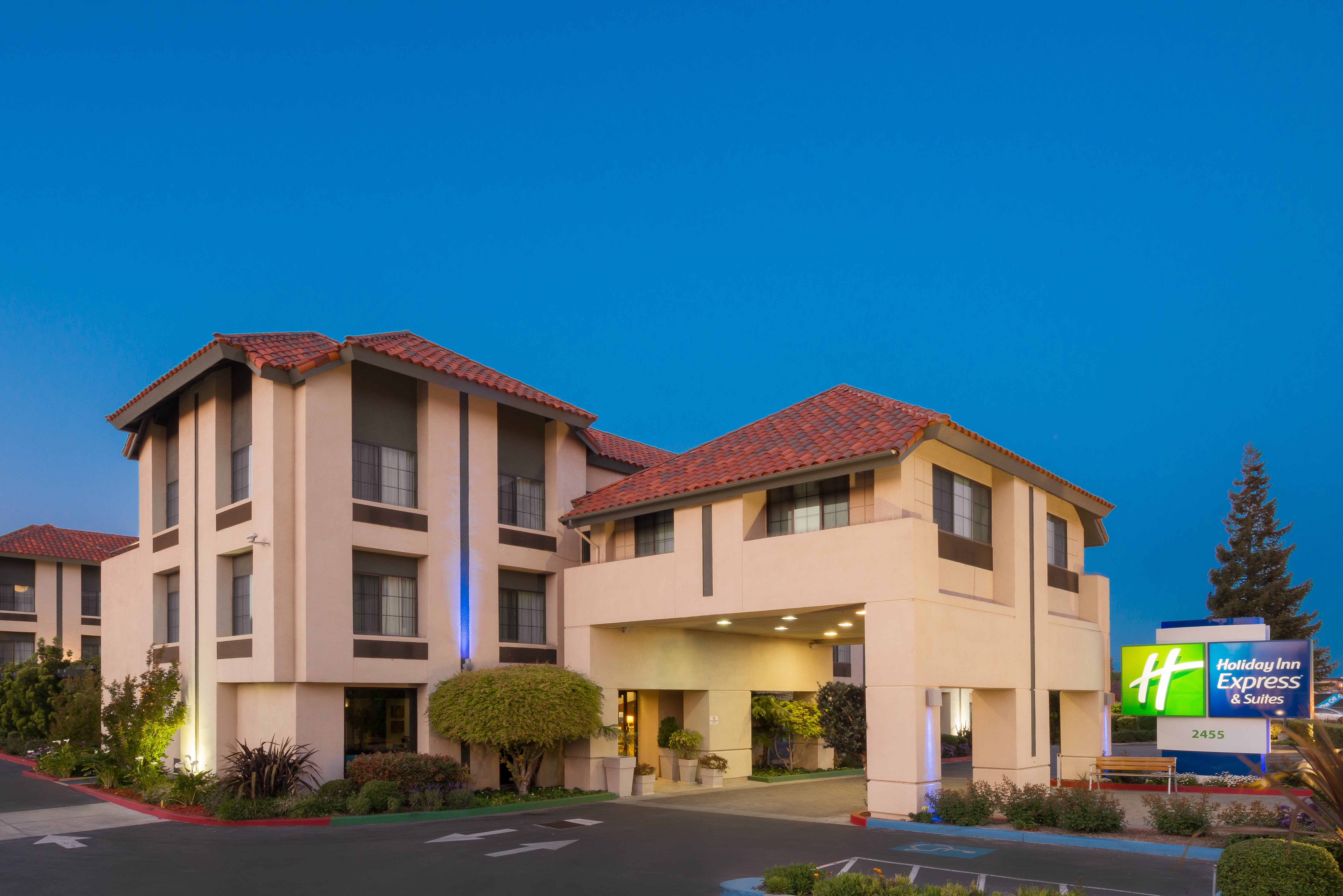 Holiday Inn Express Hotel Suites Santa Clara Silicon Valley 4/75