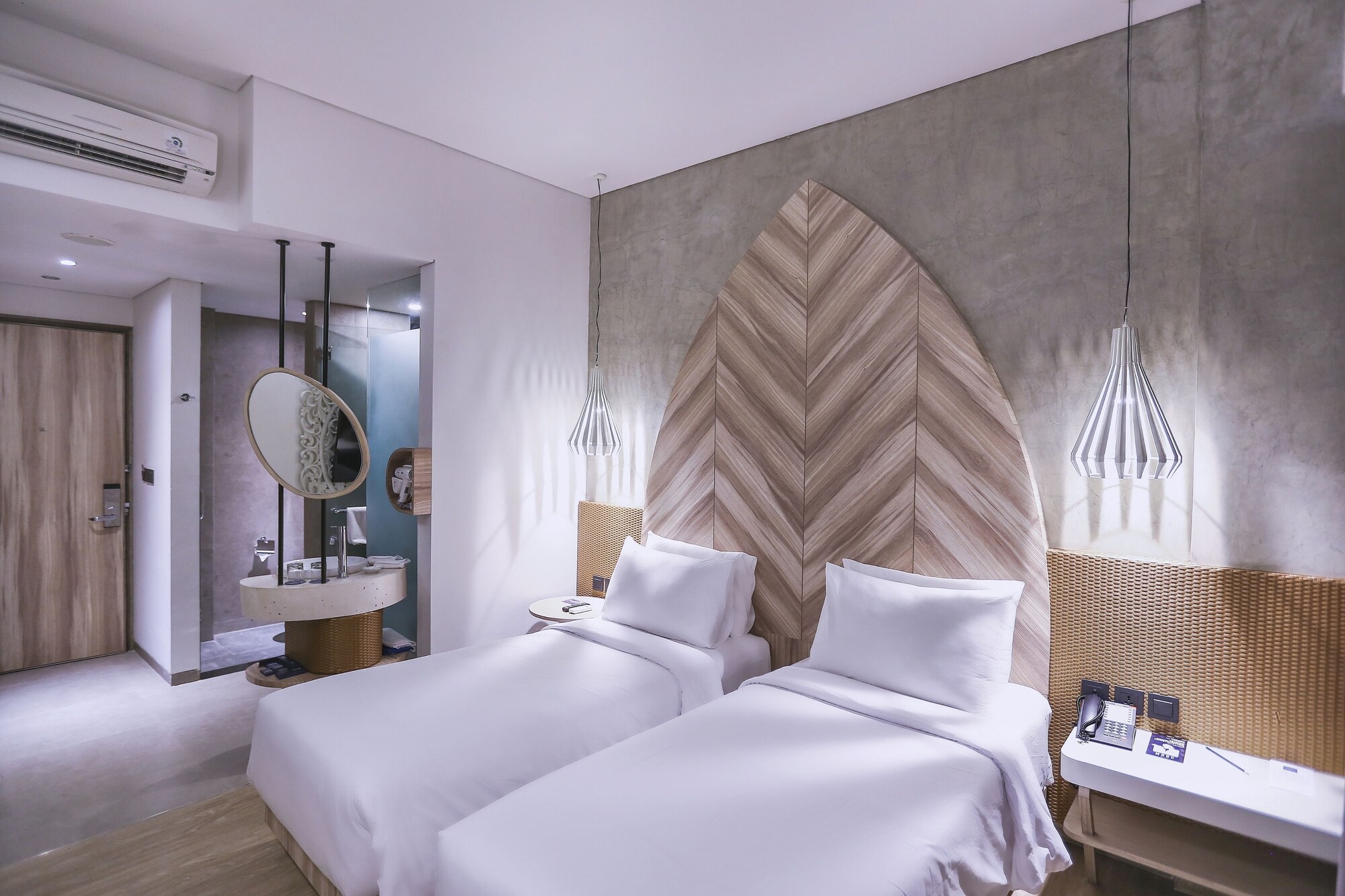 ROOM, TWIN BEDS