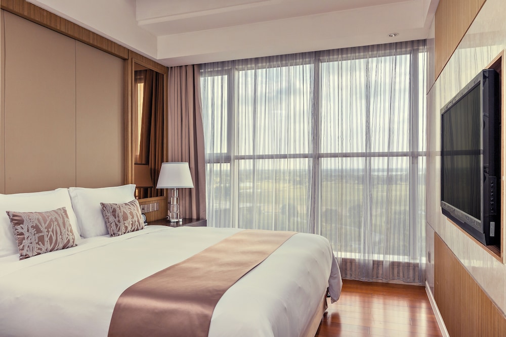 2 Bedrooms, Suite, Single Bed, Golf Course View