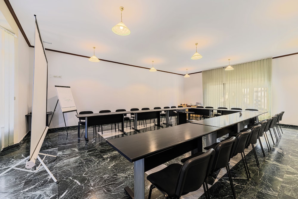 Hotel Casa Viorel 34/50