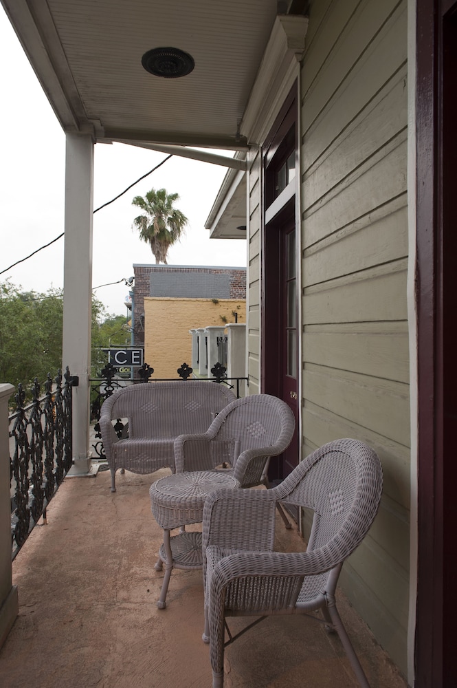 Historic Streetcar Inn 55/67