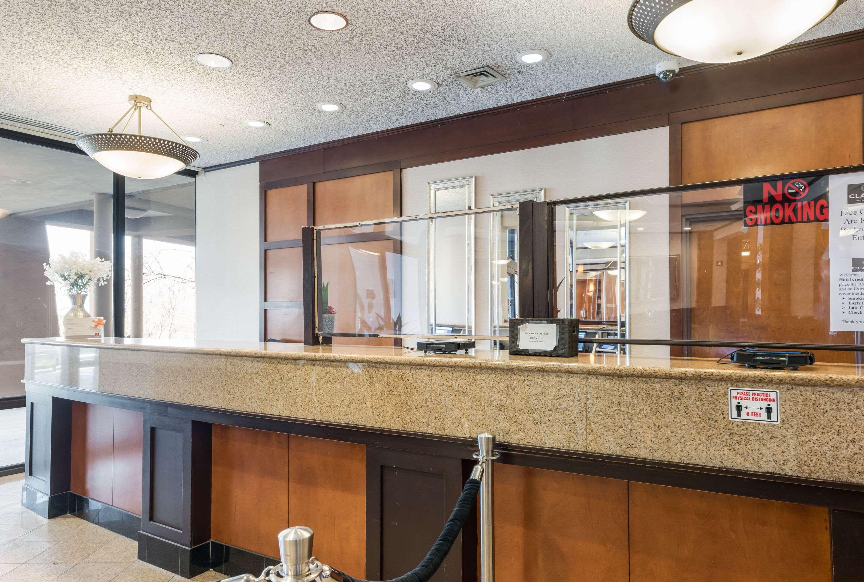 Clarion Hotel & Suites Mount Laurel 1/12