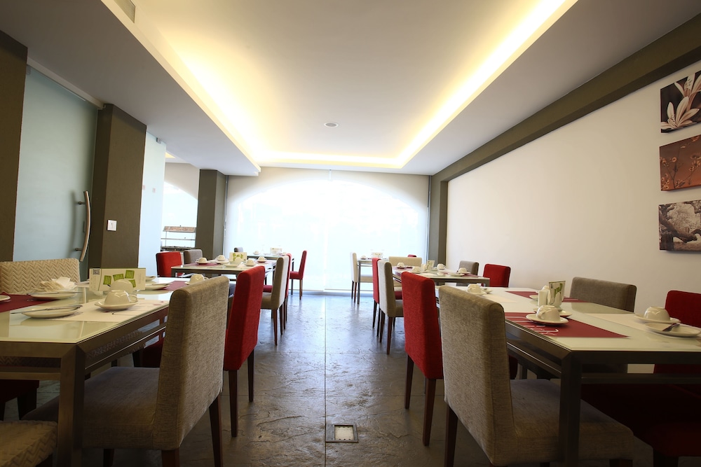 Monoberge Hotel Byblos 59/69