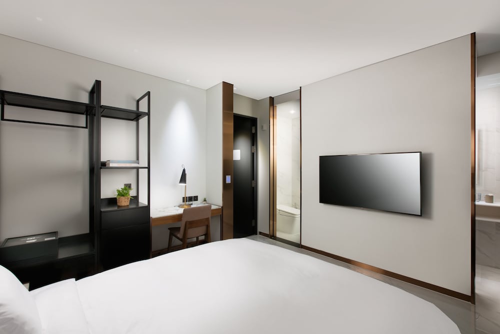 N Bridge Hotel 35/55