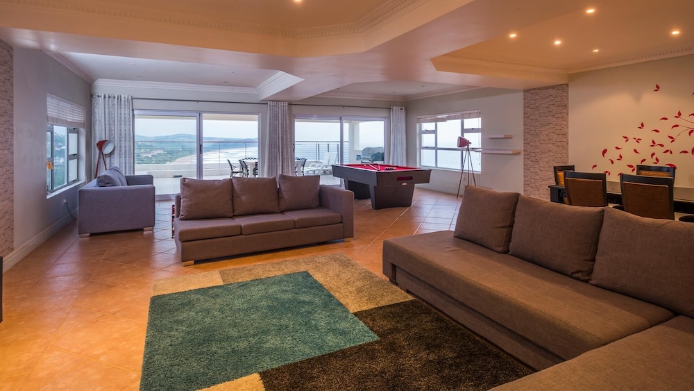 BLUE MARLIN HOTEL 55/84