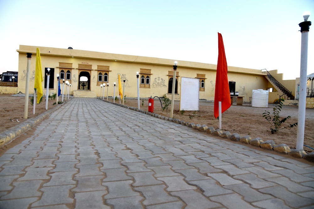 Welcome Desert Camps 24/40