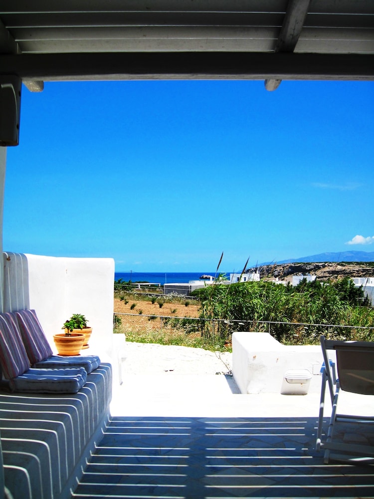 AERAKIVILLAS 8/21