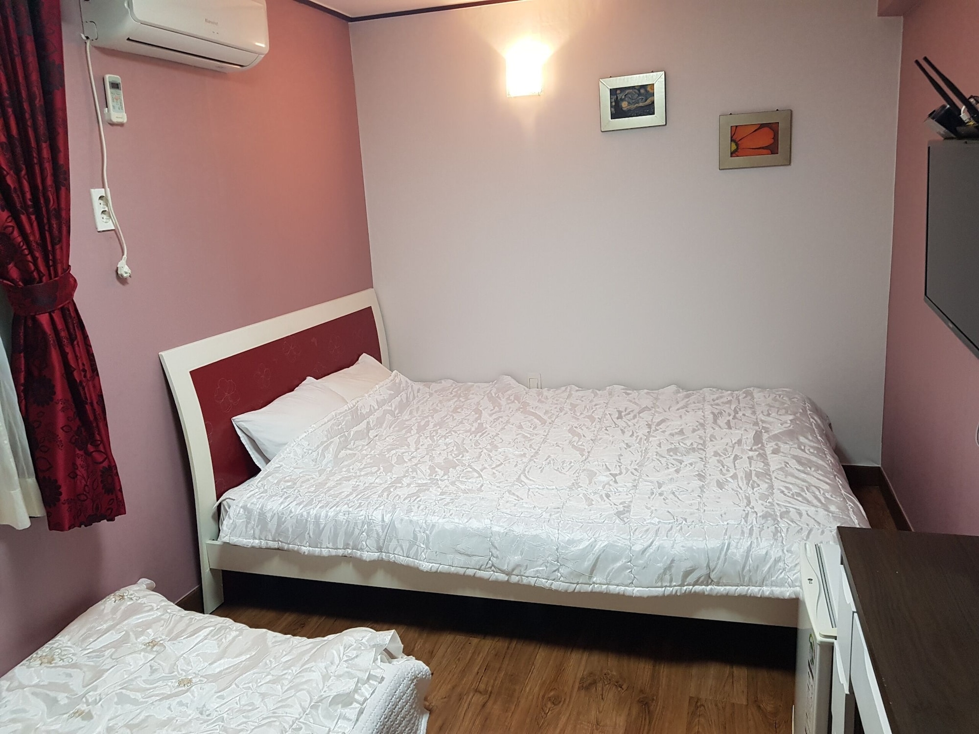ROOM, TRIPLE