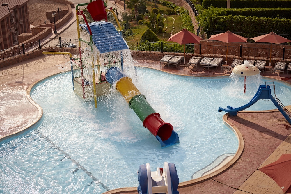 Coral Sea Beach Resort & Aqua Park 36/50