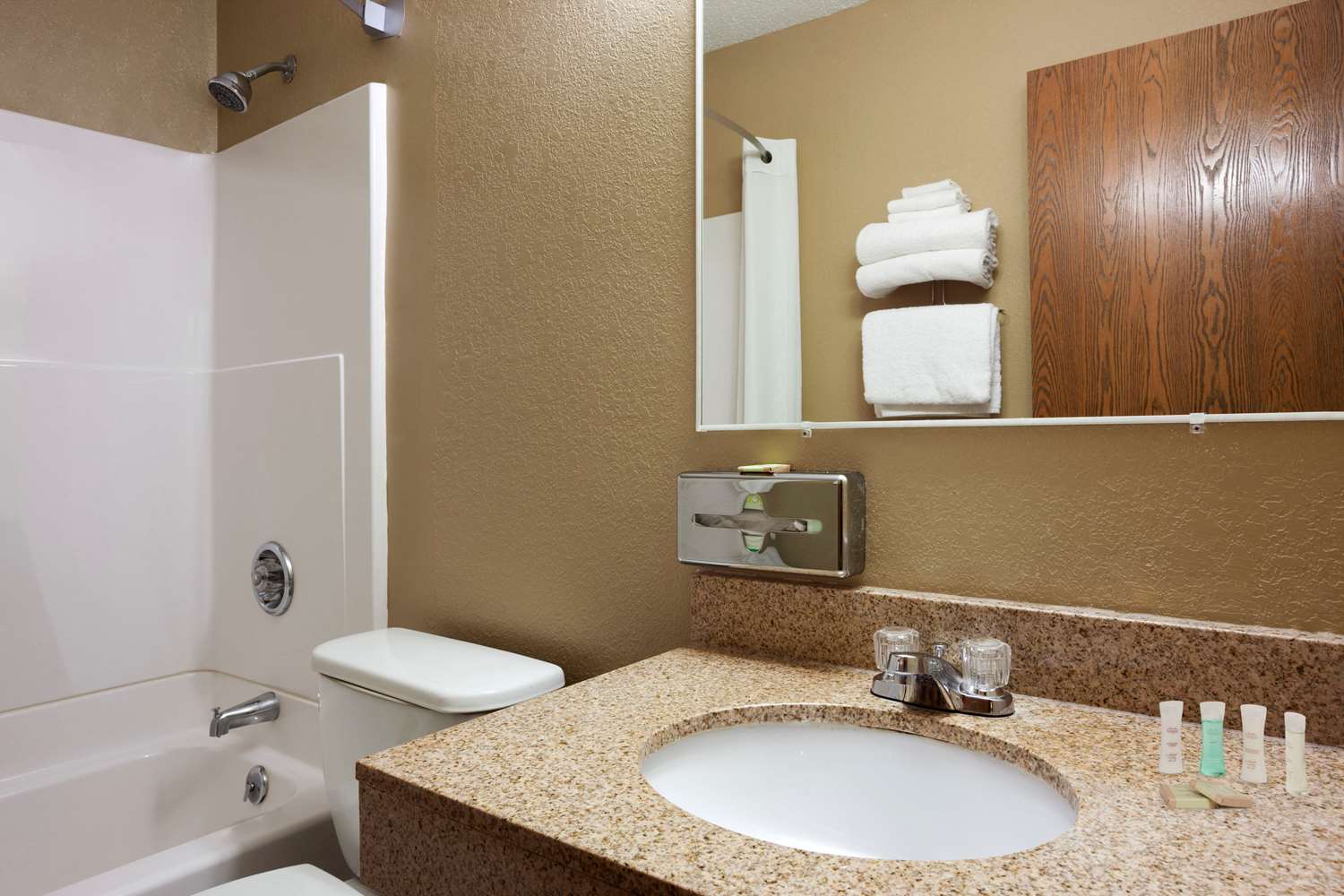 Super 8 By Wyndham Pulaski 3/4