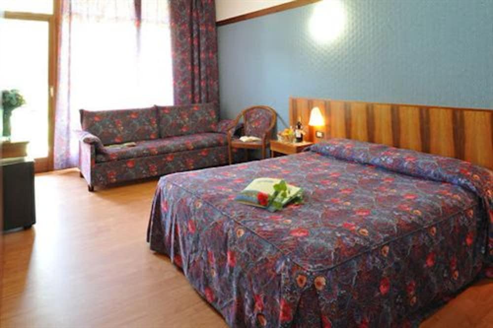 Park Hotel Oasi 16/71